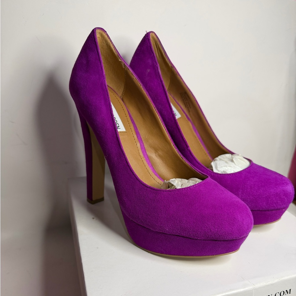 Steve Madden Beasst Purple Fuchsia Suede Platform Heels from the 2000’s